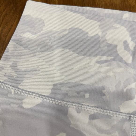Lululemon Wunder Under High-Rise Crop 23" Leggings in Gray Camo Jacquard size 6 - Picture 4 of 9